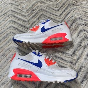 Size 6.5. Nike air max!